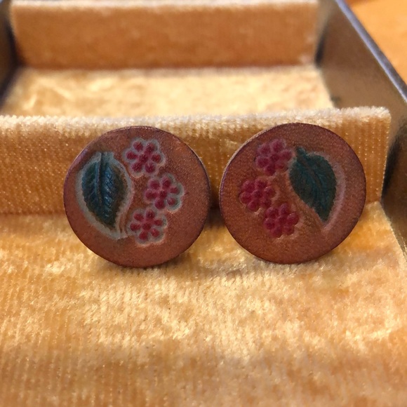 Vintage Leather Floral Clip On Earrings - Picture 4 of 7
